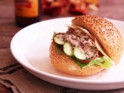 Bếp Eva - Bữa sáng nhanh gọn với bánh mì kẹp salad cá ngừ