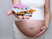 Bà bầu - Bổ sung vitamin khi mang bầu lợi hay hại?