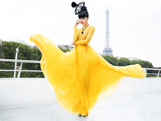 Jessica Minh Anh hạnh phúc khi trở lại quê hương
