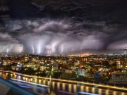 Tin tức - Bầu trời như tận thế vì hàng nghìn tia sét ở Australia
