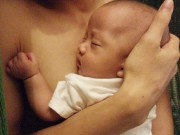 Bà bầu - Bố Việt tự tay đỡ đẻ cho con sinh non nằm trong bọc ối (P.1)