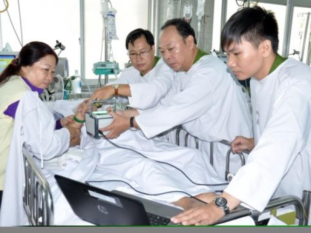 Cuối tuần vào bệnh viện làm CMND cho bệnh nhân