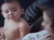 Clip Eva - Em bé đưa bỉm đang dùng cho mẹ lau nước mắt