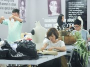 Thời trang - Project Runway tập 2: Top 12 thi nhau làm trang phục từ cây ngô
