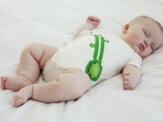 Clip Eva - Quần áo giúp bố mẹ theo dõi sức khỏe trẻ sơ sinh