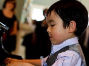 Làm mẹ - Thần đồng piano 4 tuổi gốc Việt gây sốt trên đất Mỹ