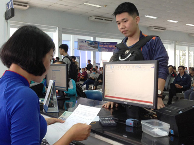 Vé tàu Tết Đinh Dậu: Hết vé những ngày cao điểm