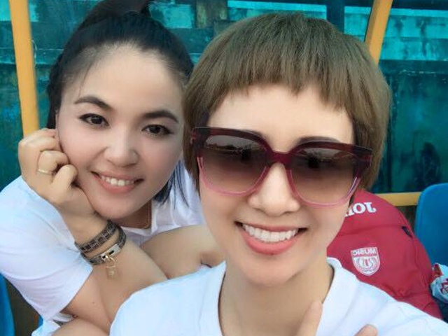 Vợ cũ - vợ mới của Tú Dưa thân tình bên nhau khi hội ngộ