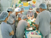Tin tức - Bé 13 tháng tuổi được hồi sinh nhờ ghép gan sống từ cha