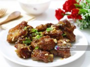 Bếp Eva - Sườn rim mắm tỏi "đánh bay" nồi cơm nhà bạn