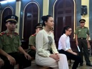 Tin tức - Hoa hậu Phương Nga từng bị mẹ ruột đưa ra tòa