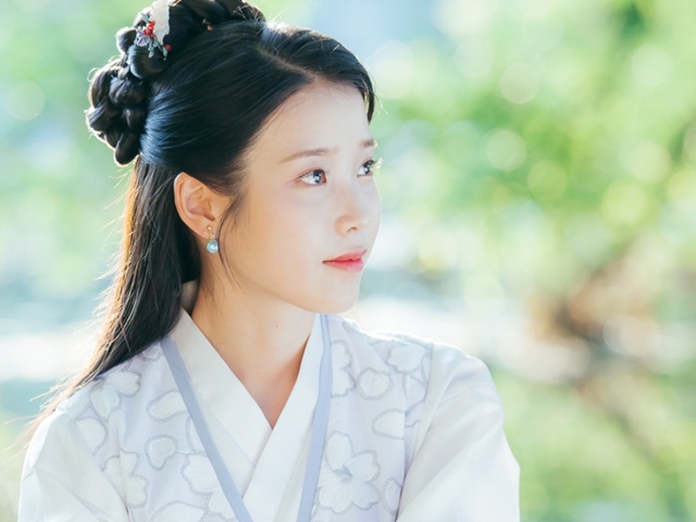 Nàng thơ Người tình ánh trăng: Mỹ nhân cổ trang thị phi nhất xứ Hàn