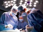 Tin tức - Quý ông phải cắt 'của quý' vì tự sướng trong chai nhựa