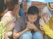 Tin tức - Thi thể bé 8 tuổi bị cuốn xuống cống đầy vết trầy xước khiến ai cũng xót xa
