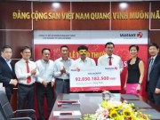 Tin tức - Trao thưởng xổ số 92 tỉ: Người nhận phải đeo mặt nạ