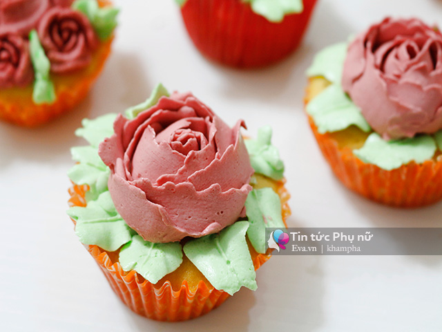 Làm bánh cupcake hoa hồng tặng mẹ 20-10