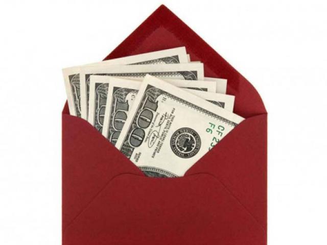 Đi khách sạn 5 sao ăn cưới, mừng phong bì 200 nghìn thì sao?