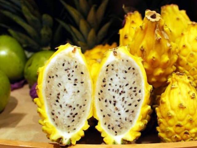 Thanh long vàng giá 700.000 đồng/kg vẫn hút khách nhà giàu