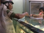 Tin tức - Người cha nghèo mua bánh sinh nhật cho con và hành động bất ngờ của cô gái lạ