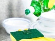Nhà đẹp - 11 công dụng bất ngờ của nước rửa bát