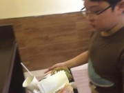 Tin tức - Hành động của cậu bé lớp 4 sau khi ăn xong trong cửa hàng khiến nhiều người phải xấu hổ