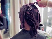 Làm đẹp - Cô gái trẻ da đầu lở loét, tóc bong từng mảng vì sở thích đổi mốt nhuộm tóc