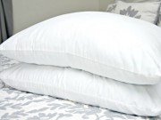 Nhà đẹp - Thêm hai nguyên liệu này vào khi giặt gối và xem điều kỳ diệu xảy ra