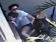 Clip Eva - Khoảnh khắc đáng sợ 2 mẹ con bị chó dữ lao vào cắn xé