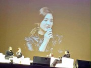 Làng sao - Song Hye Kyo: "Tôi thường uống soju với Joong Ki, uống sâm panh với Ah In"