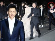 Làng sao - Bỏ rơi bạn trai phía sau, Phạm Băng Băng nắm tay thân mật với đồng nghiệp nam