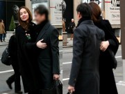 Làng sao - Lộ ảnh Hồ Ngọc Hà thân mật bên bạn trai đại gia trên đường phố Mỹ