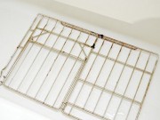 Nhà đẹp - Kệ trong lò vi sóng, vỉ nướng inox sạch bong chỉ nhờ 2 nguyên liệu mẹ nào cũng có