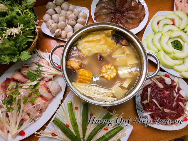 Cuối tuần thưởng thức lẩu gà tuyệt ngon, ai nhìn cũng thèm chảy nướng miếng