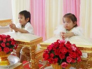 Làm mẹ - Cặp song sinh 3 tuổi đẹp như tranh được cho cưới vì là "tình nhân kiếp trước"
