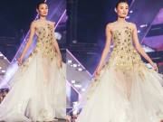 Thời trang - Lê Thúy khoe thân hình siêu mỏng khi trình diễn đầm làm từ 40 mét vải