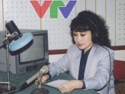Thời trang - Xao xuyến nhớ vẻ đẹp nữ BTV thời sự đầu tiên trên sóng quốc gia