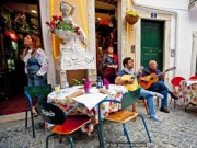 Lạ-Độc-Vui - Kỳ lạ quốc gia thích... buồn