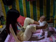 Làm mẹ - Nếu bạn mệt mỏi với con cái, nhìn người mẹ này để thấy khao khát được chăm con lớn nhường nào