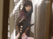 Xem & Đọc - Hwarang tập 3: Truy lùng kẻ giết bạn thân, Park Seo Joon rơi vào cảnh "không ngờ"