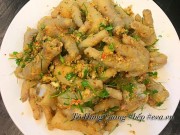 Bếp Eva - Chân gà trộn thính giòn ngon, thơm nức cho chồng lai rai