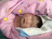 Bà bầu - Quá đau khổ vì con trai duy nhất qua đời, mẹ già lại 'mang nặng đẻ đau'