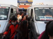 Tin tức - Bến xe Mỹ Đình “vỡ trận”, hàng nghìn người không tìm được đường về quê dịp Tết dương lịch