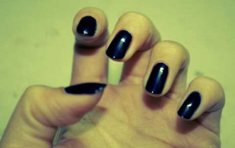 Tự vẽ nail pháo hoa cho tiệc năm mới - 2