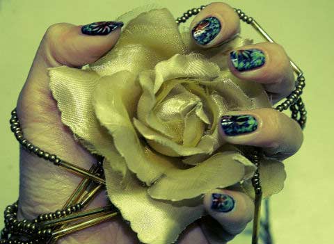 Tự vẽ nail pháo hoa cho tiệc năm mới - 6