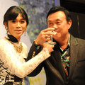 Clip Eva - Hoài Linh 'đong' trai cực duyên