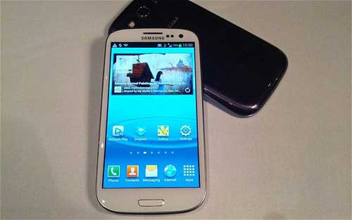 10 smartphone đáng mua nhất đầu năm 2013 - 9