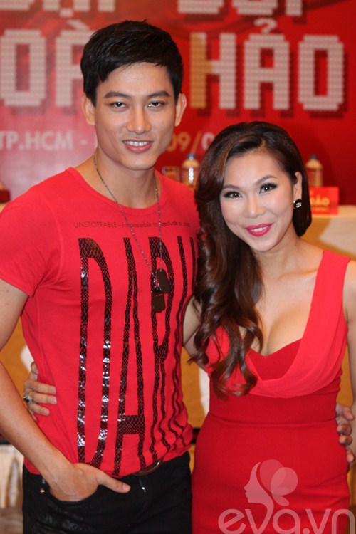 Thanh Thúy sung sướng được Dương Triệu Vũ hôn - 4