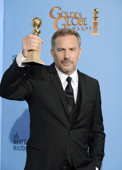 Những người khốn khổ đại thắng Quả Cầu Vàng - 4