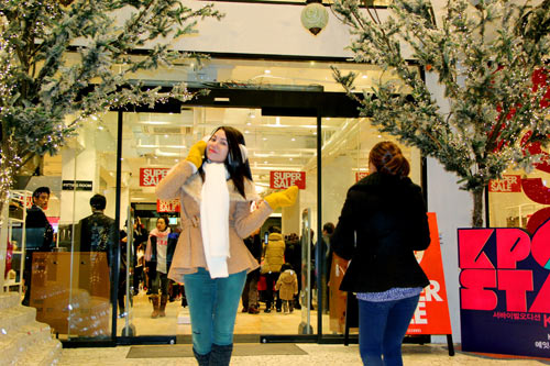 Trà Ngọc Hằng vui sinh nhật ở Hàn Quốc - 1