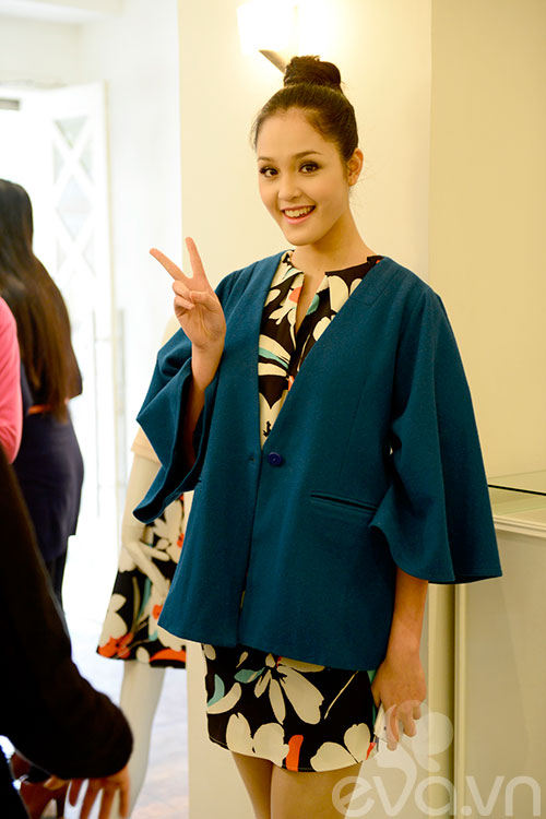 Hoàng Anh xinh tươi quot;dính chặtquot; Dương Dung - 1